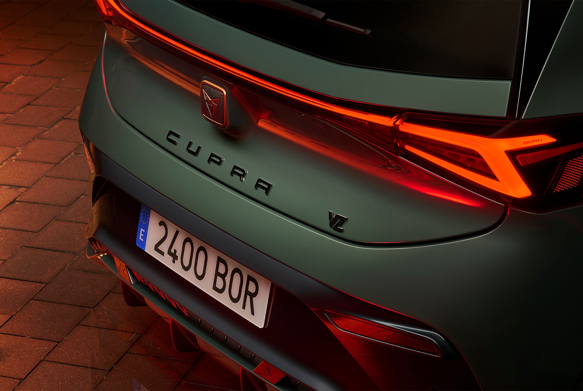 Naujasis „CUPRA Born“ 2024 EV hečbekas